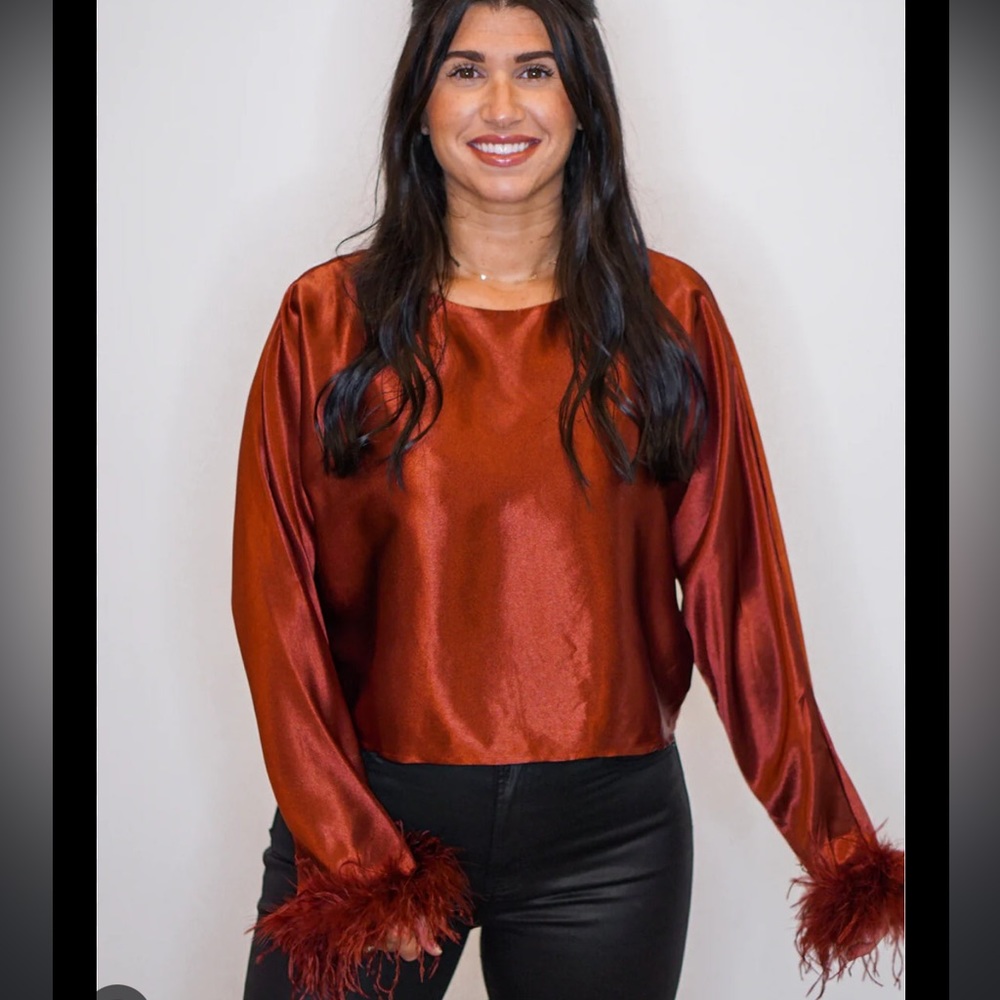 *FUCHSIA* NWOT entro brand feather trimmed satin top small